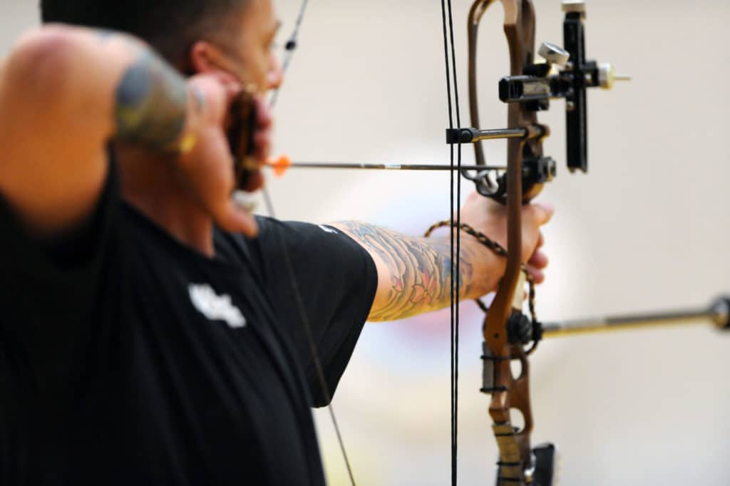 How to shoot a compound bow