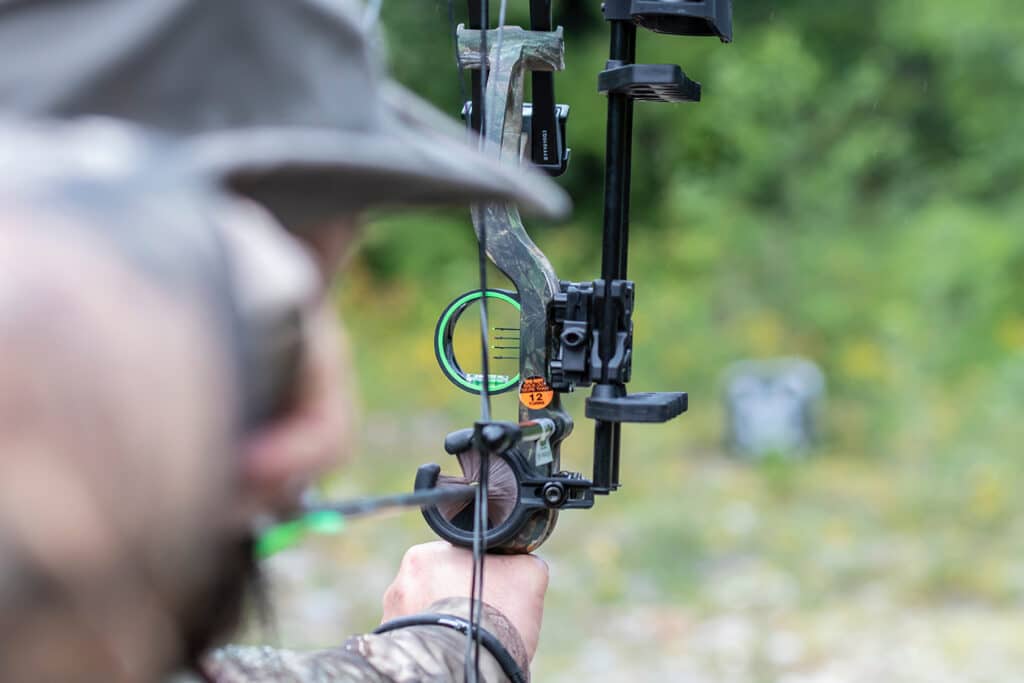How to adjust the draw weight on a compound bow
